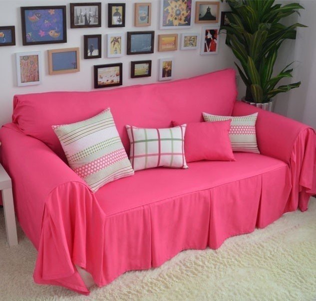 Розовое покрывало на диван