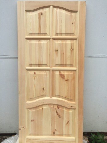 Шкаф для посуды из филенчатой двери из массива дерева