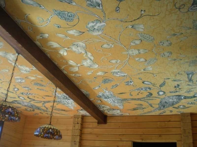 Роспись потолка в деревянном доме