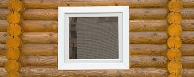 Белые пластиковые окна в деревянной окосячке