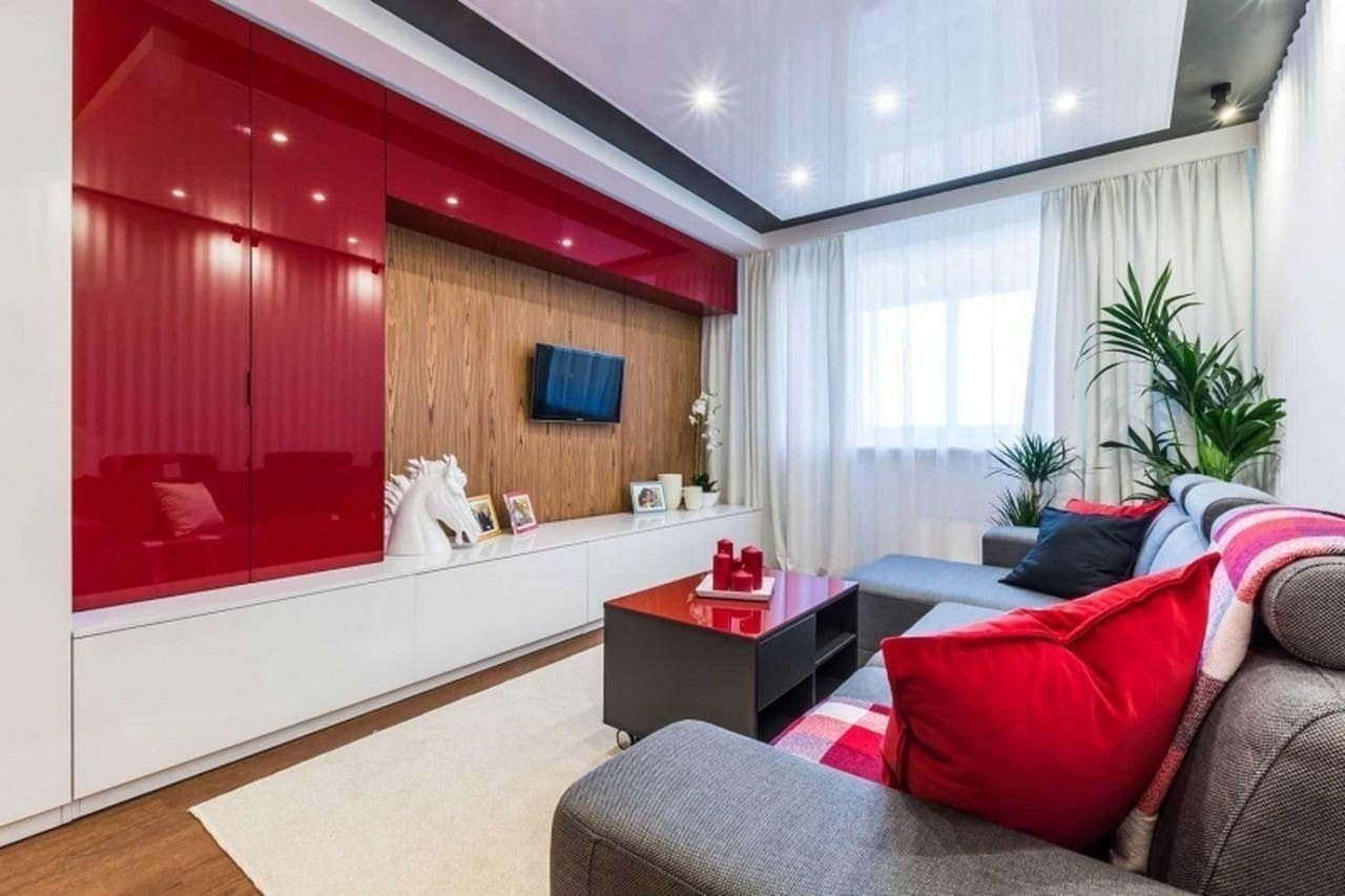 Гостиная в современном стиле с красным