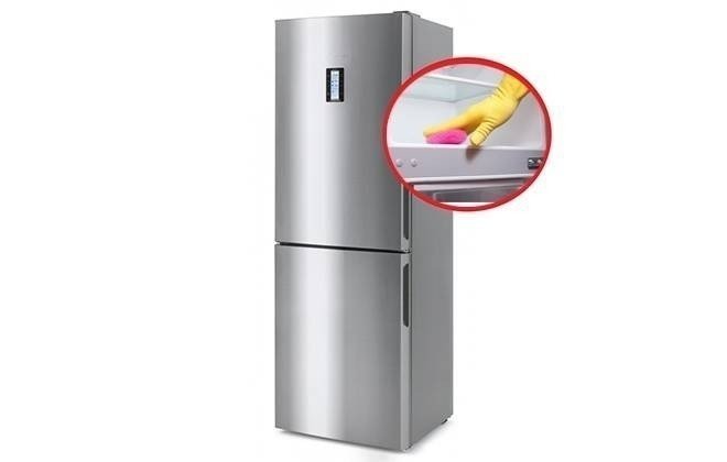 Металлическая поверхность холодильника