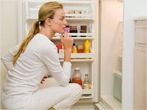 Средство от запаха в холодильнике