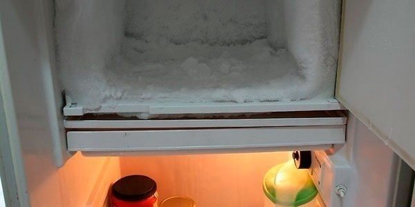 Холодильник бирюса намораживает