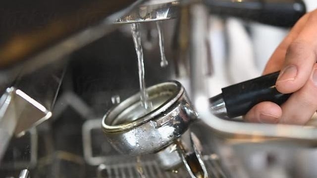 Очистка кофемашины от накипи: способы, средства и рекомендации