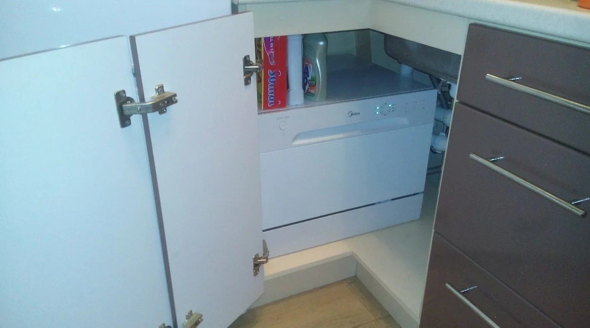 Посудомоечная машина в угловой шкаф под раковину