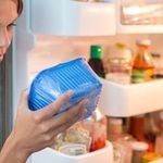 Запах в холодильнике. Как убрать неприятный запах из холодильника? Поглотители запаха для холодильника