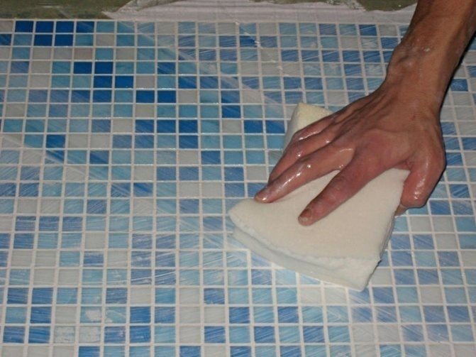 Отмыть грунтовку с плитки на полу