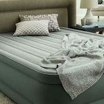 Как выбрать надувной матрас для сна?