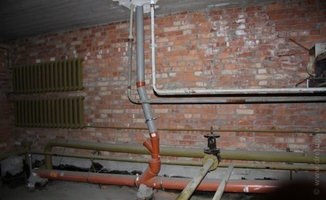 Обратный клапан канализации в подвале