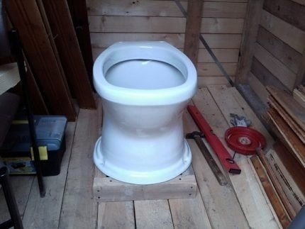 Дачный унитаз для уличного туалета керамика