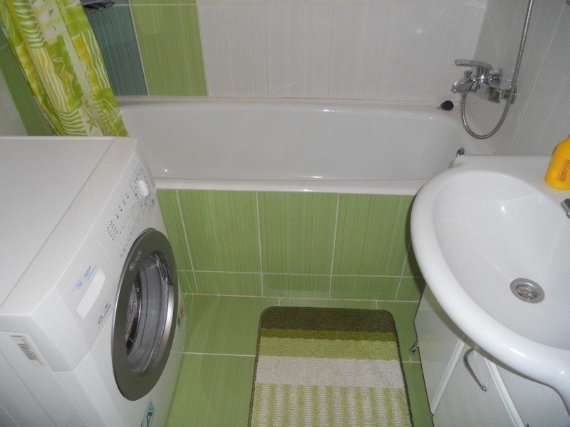 Зеленая ванная комната в хрущевке