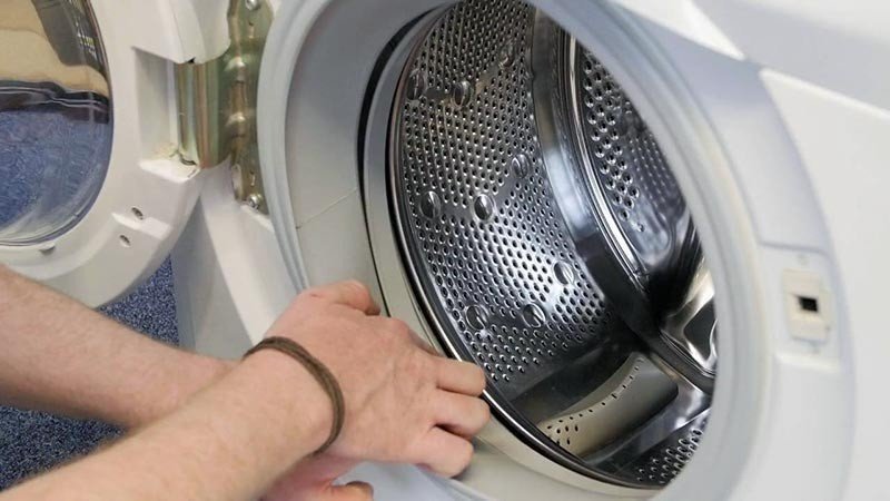 Stuck inside the washing machine