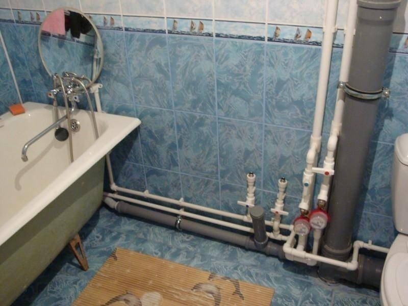 Разводка труб водоснабжения в ванной и туалете