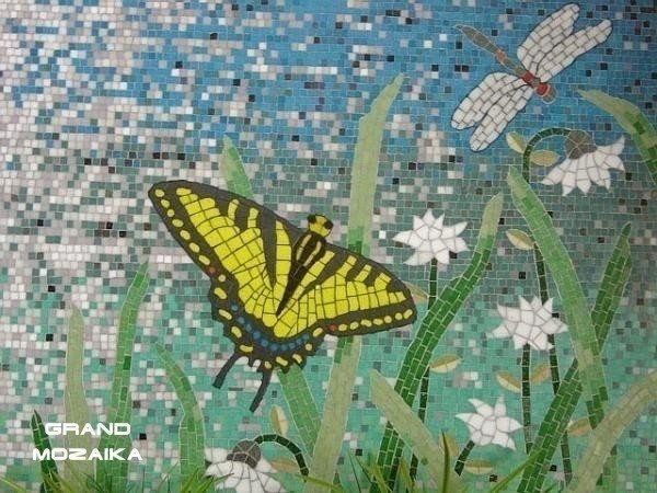 Бабочка в технике мозаики
